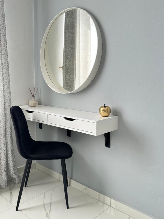 Paphos Sea View Apartment Near The Beach מראה חיצוני תמונה
